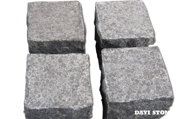 Cubes Black Basalt G684 Top flamed edges natural split bottom sawn 10x10x10cm